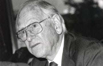 Robert Dahl’s political system